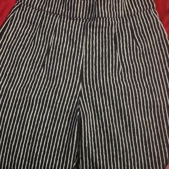 Cigarette pants**SOLD** - Picture 2 of 4